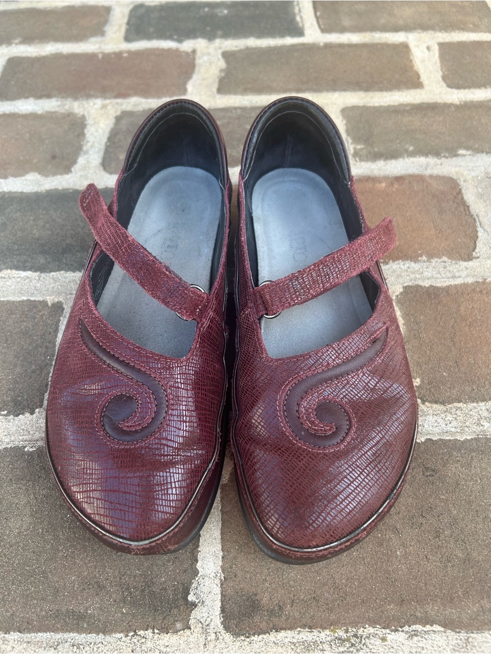 NAOT Matai flat comfort Mary Janes burgundy red 37 6
